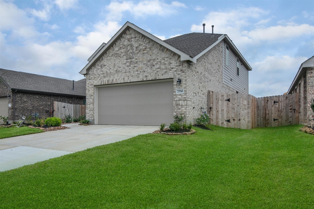 23741 Woodgreen Terrace Drive - Photo 2