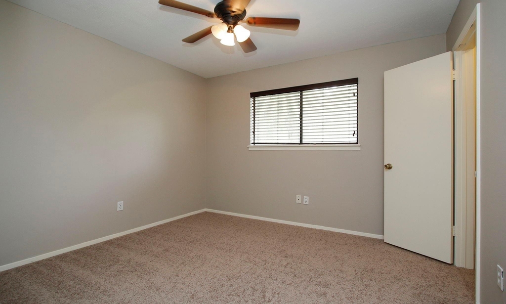 1 Greeningdon Street - Photo 11