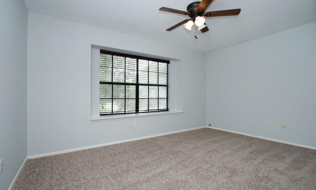 1 Greeningdon Street - Photo 10