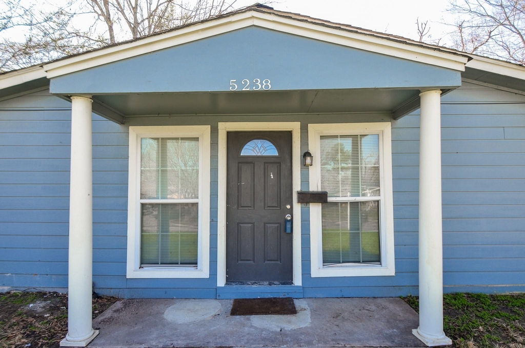 5238 Keystone Street - Photo 1