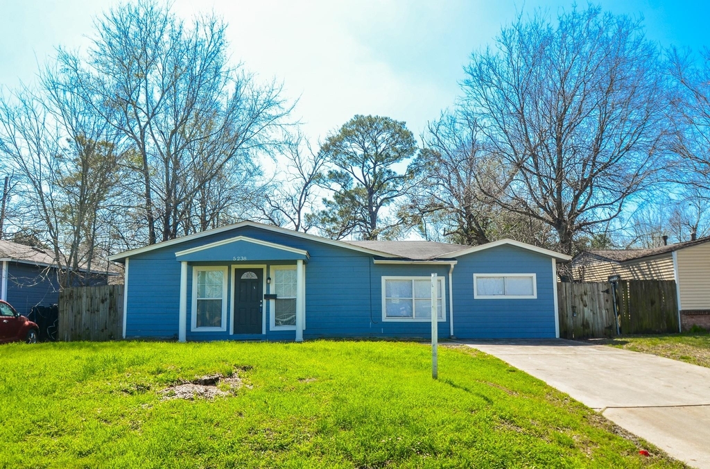 5238 Keystone Street - Photo 0