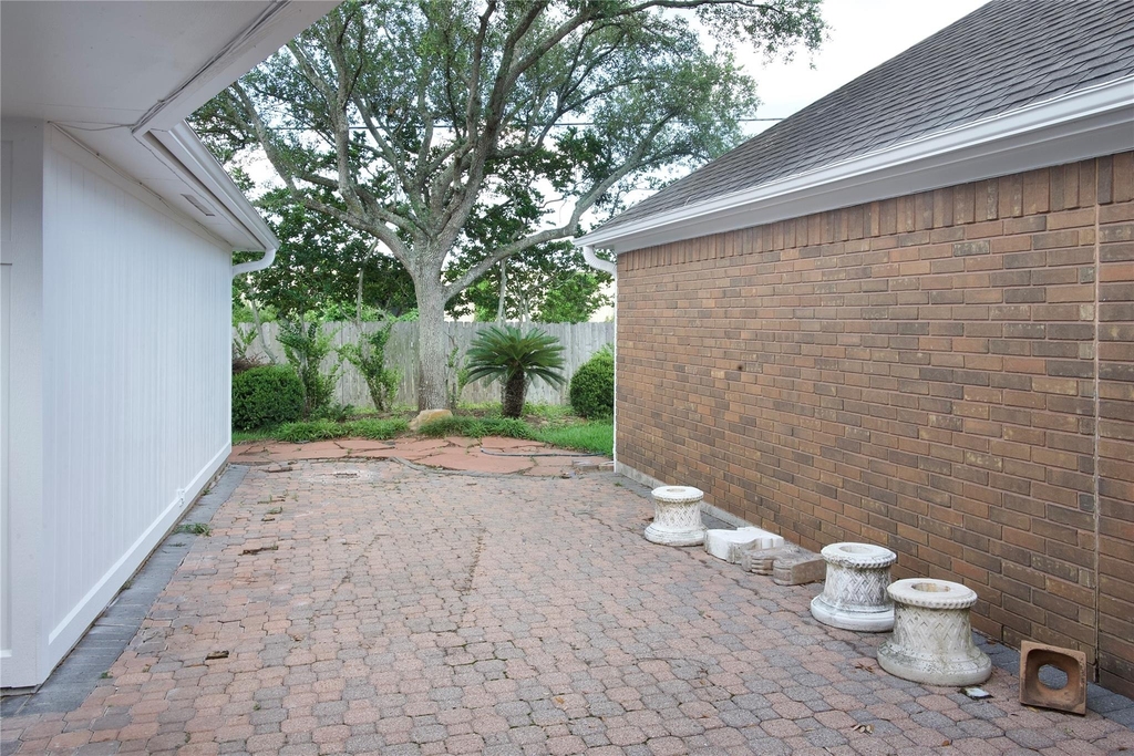 1839 Lake Winds Dr - Photo 4