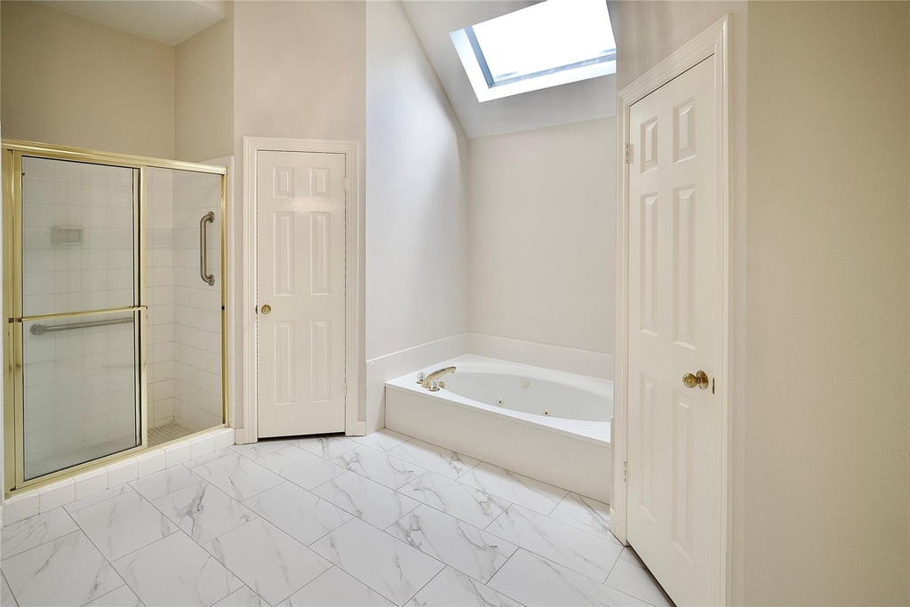 1839 Lake Winds Dr - Photo 24