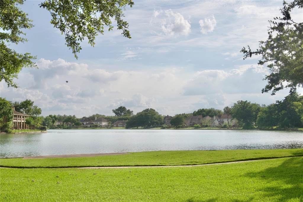 1839 Lake Winds Dr - Photo 33