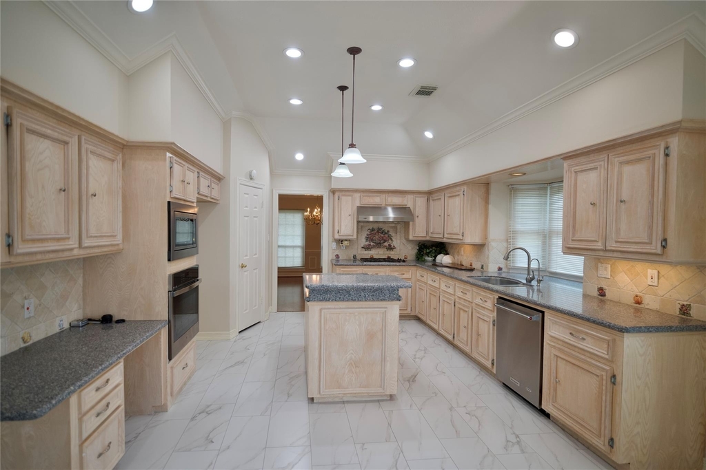1839 Lake Winds Dr - Photo 8