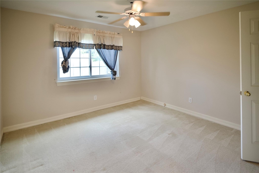 1839 Lake Winds Dr - Photo 28