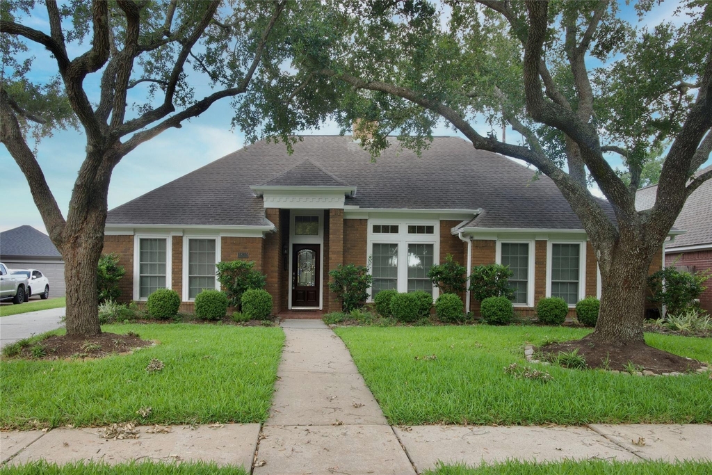1839 Lake Winds Dr - Photo 1