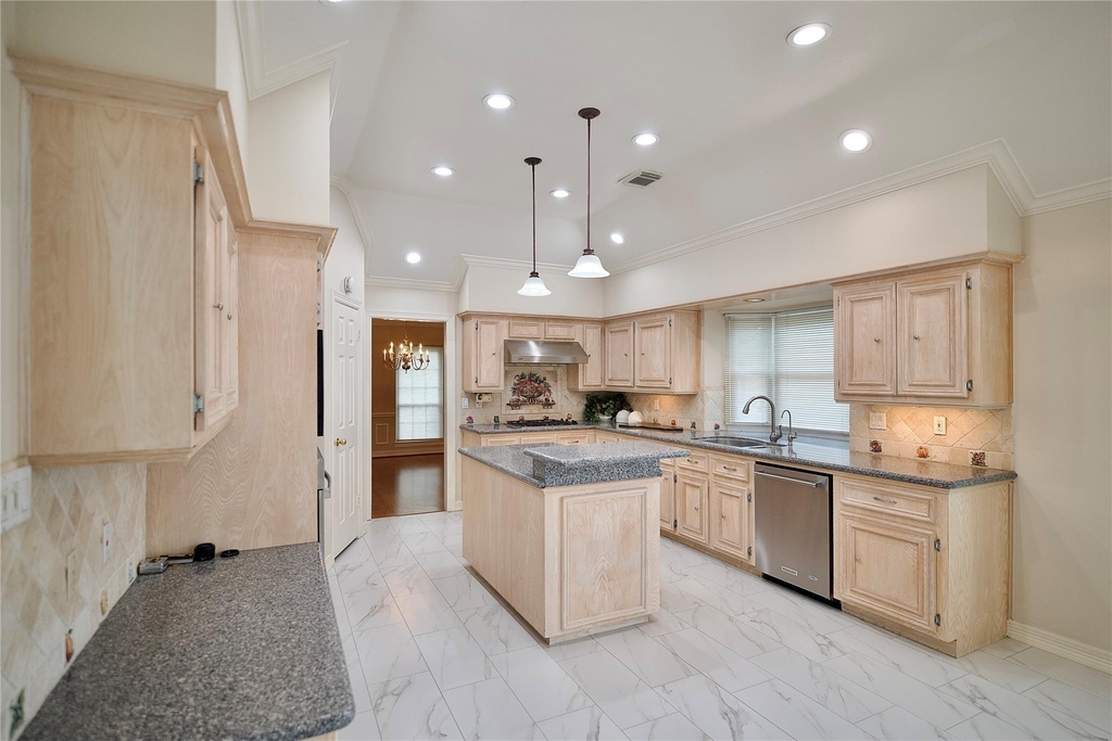 1839 Lake Winds Dr - Photo 11