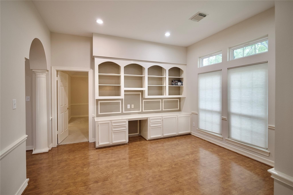 1839 Lake Winds Dr - Photo 17