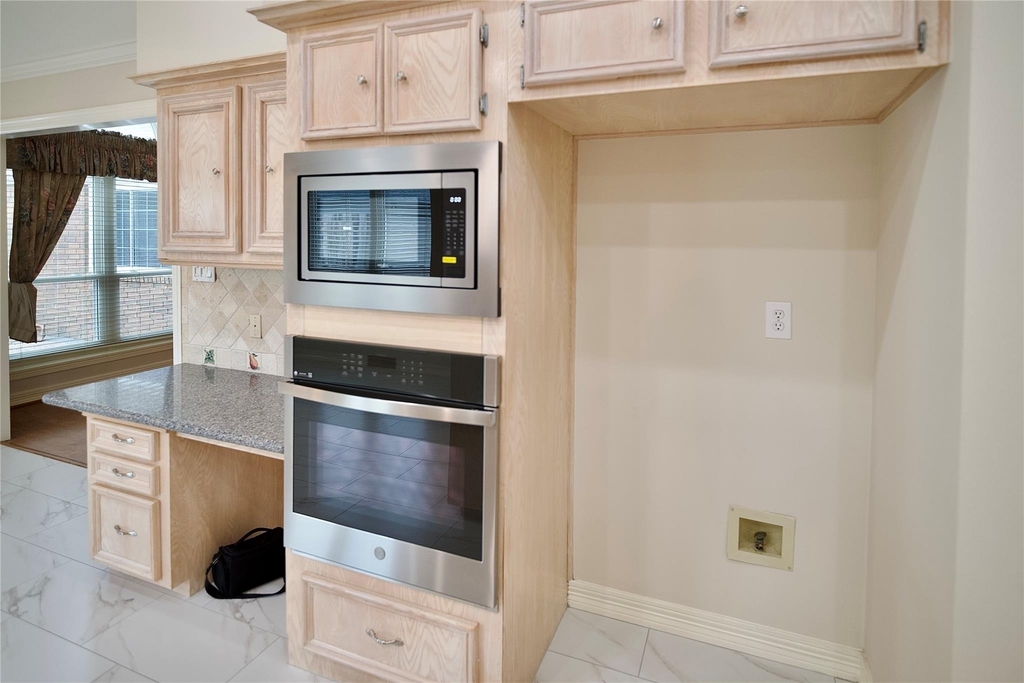 1839 Lake Winds Dr - Photo 9