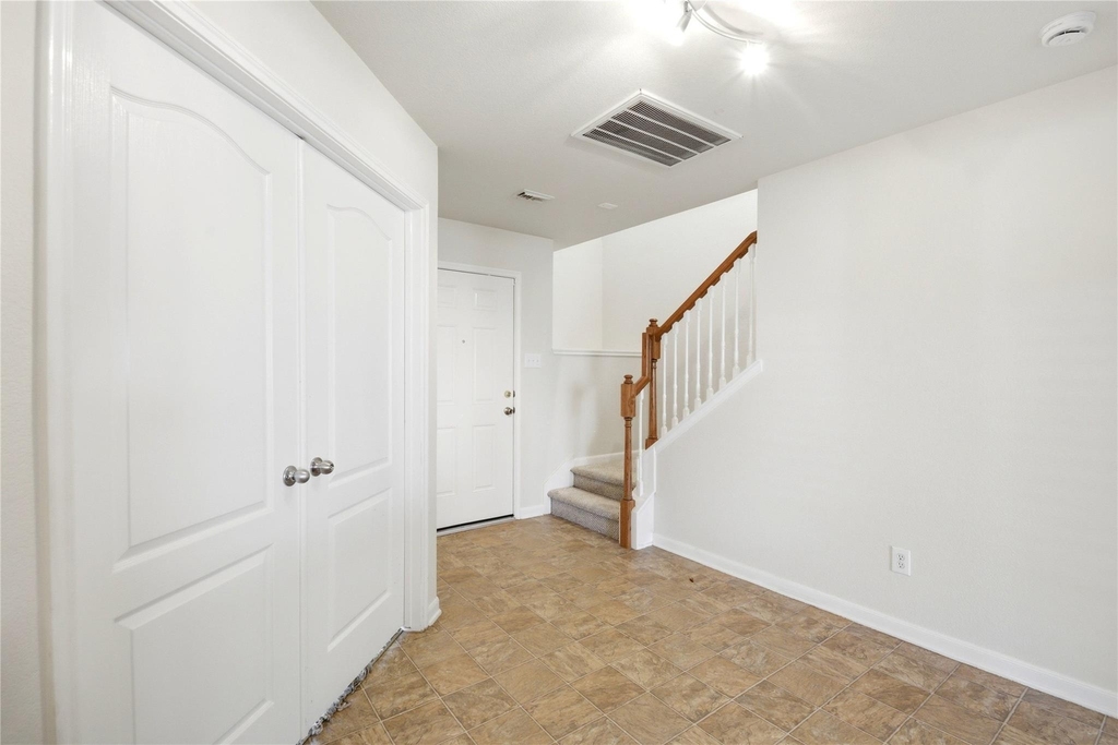 526 Remington Lodge Court - Photo 7