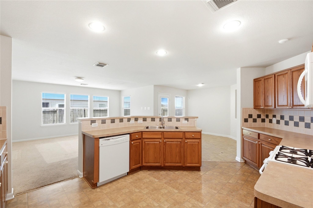 526 Remington Lodge Court - Photo 19