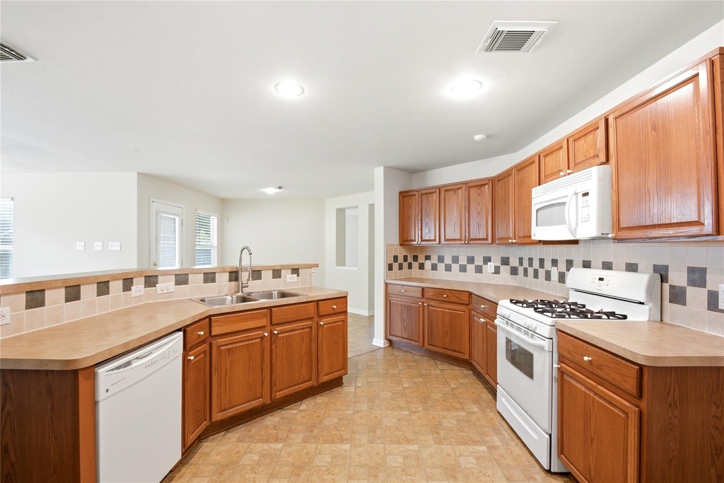 526 Remington Lodge Court - Photo 20
