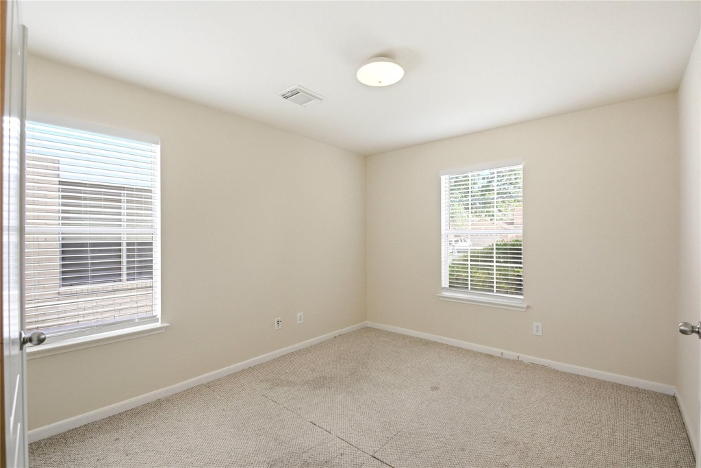 526 Remington Lodge Court - Photo 8