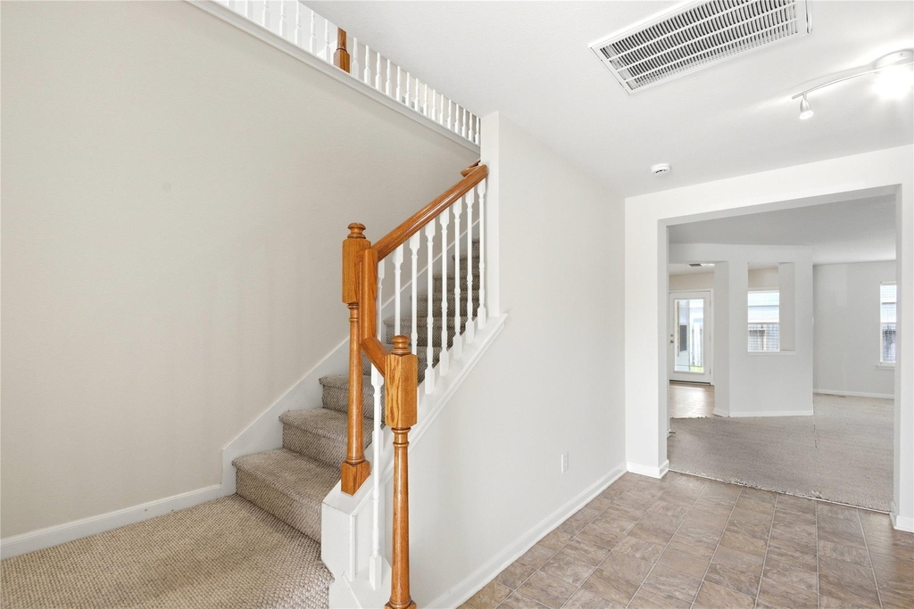 526 Remington Lodge Court - Photo 6