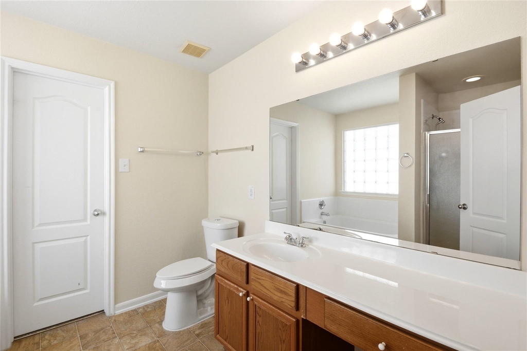 526 Remington Lodge Court - Photo 32
