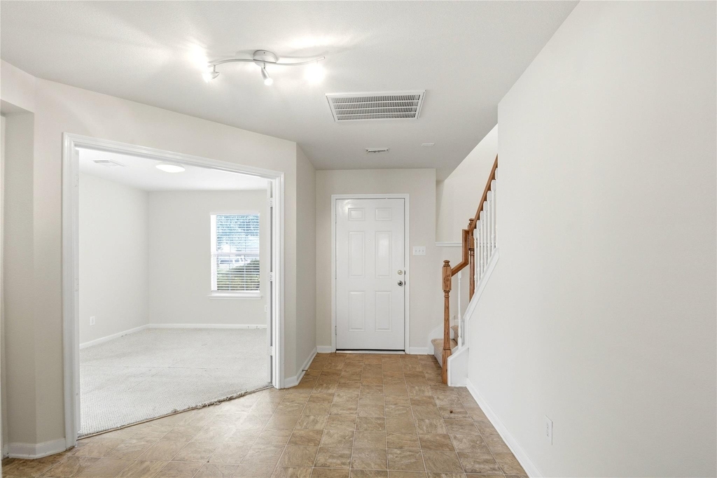 526 Remington Lodge Court - Photo 11