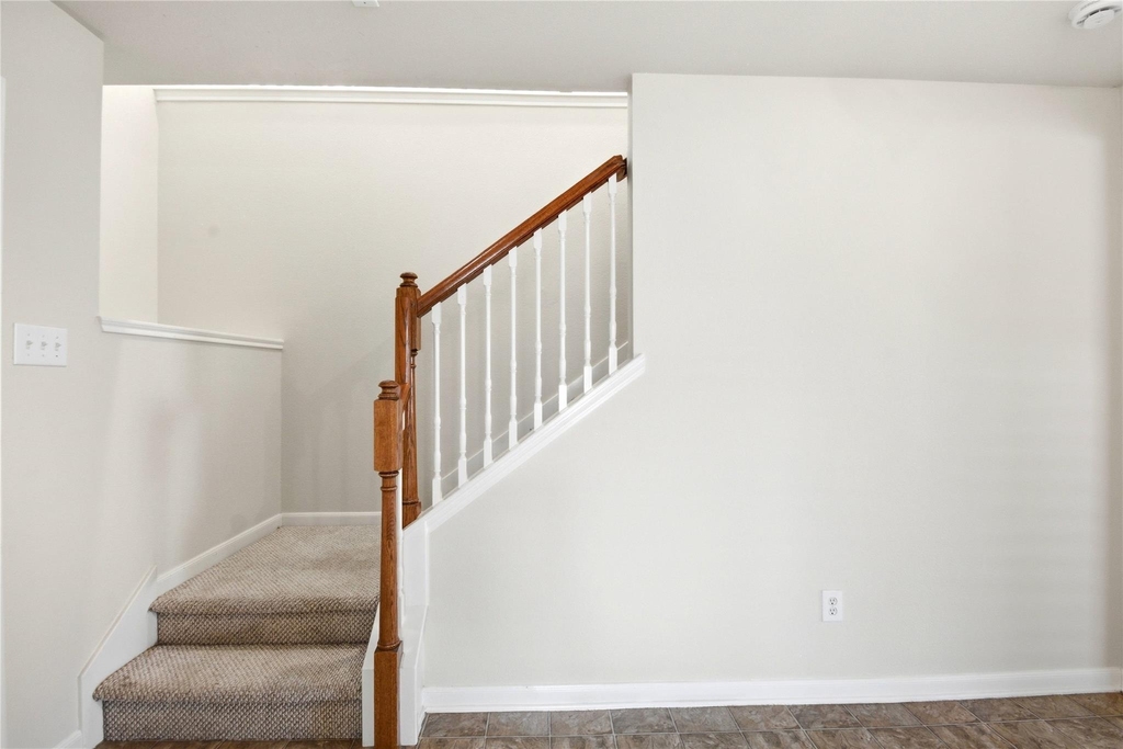 526 Remington Lodge Court - Photo 24