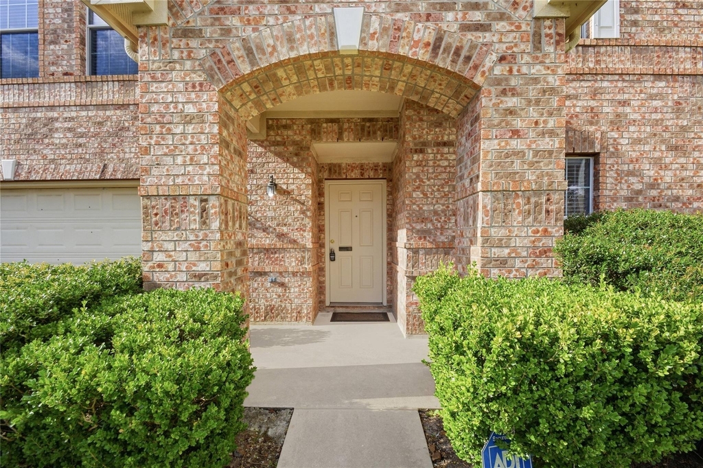 526 Remington Lodge Court - Photo 4