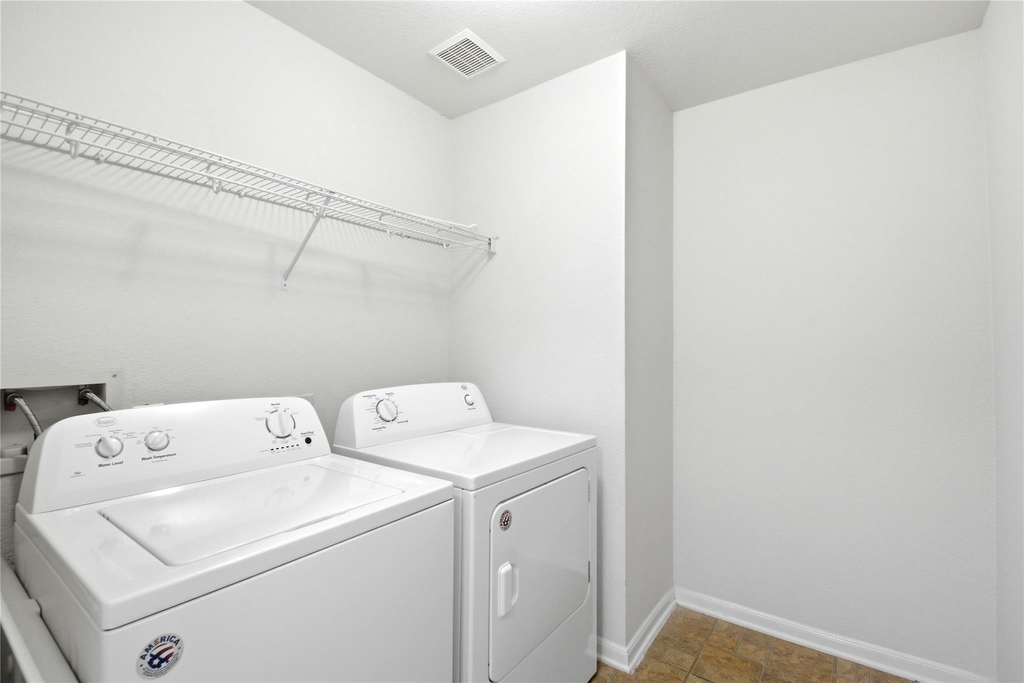 526 Remington Lodge Court - Photo 43