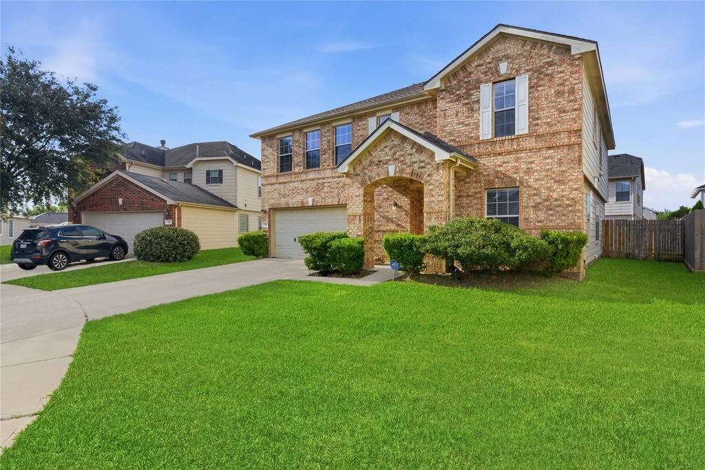 526 Remington Lodge Court - Photo 1