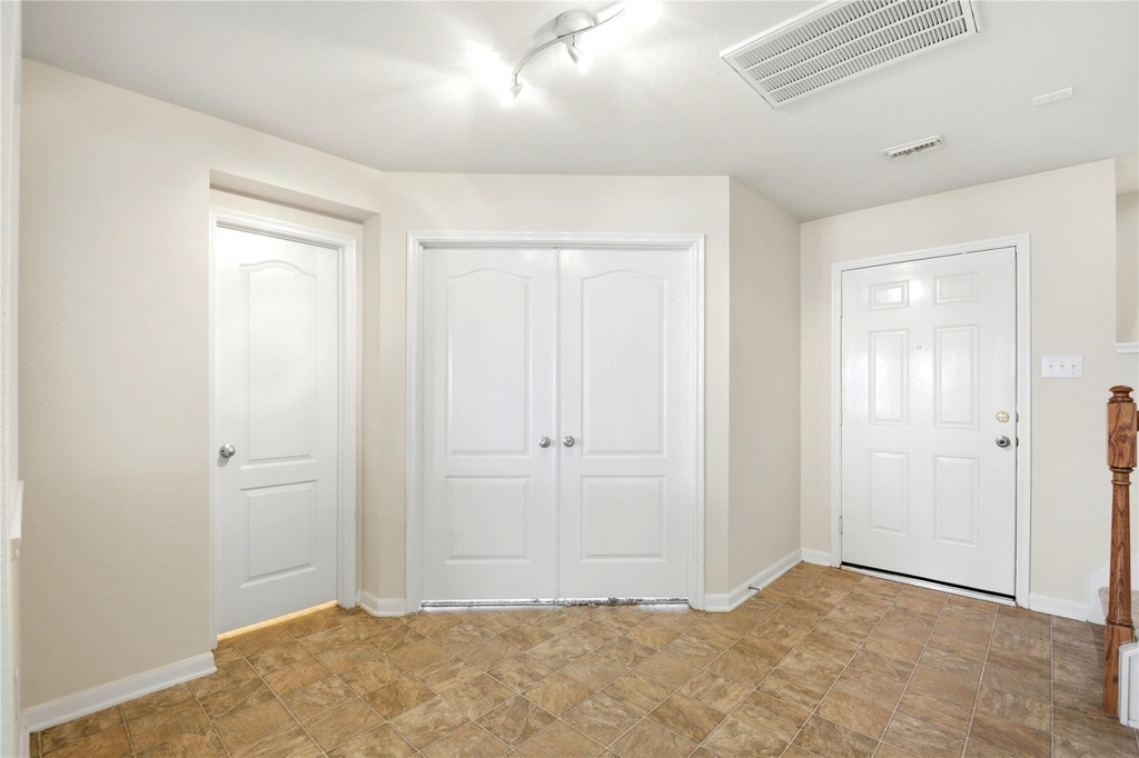 526 Remington Lodge Court - Photo 5