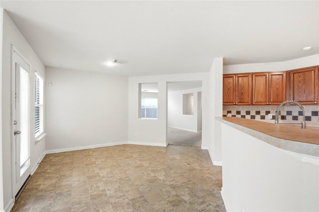 526 Remington Lodge Court - Photo 16