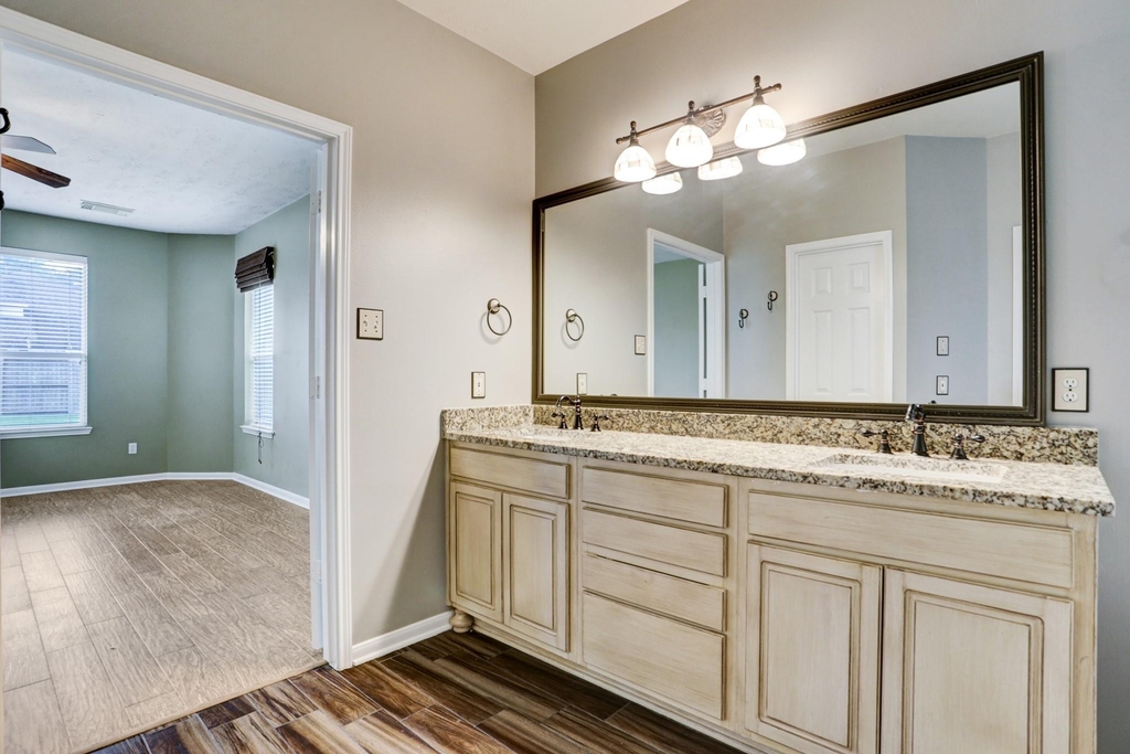 10410 Five Oaks Court - Photo 27