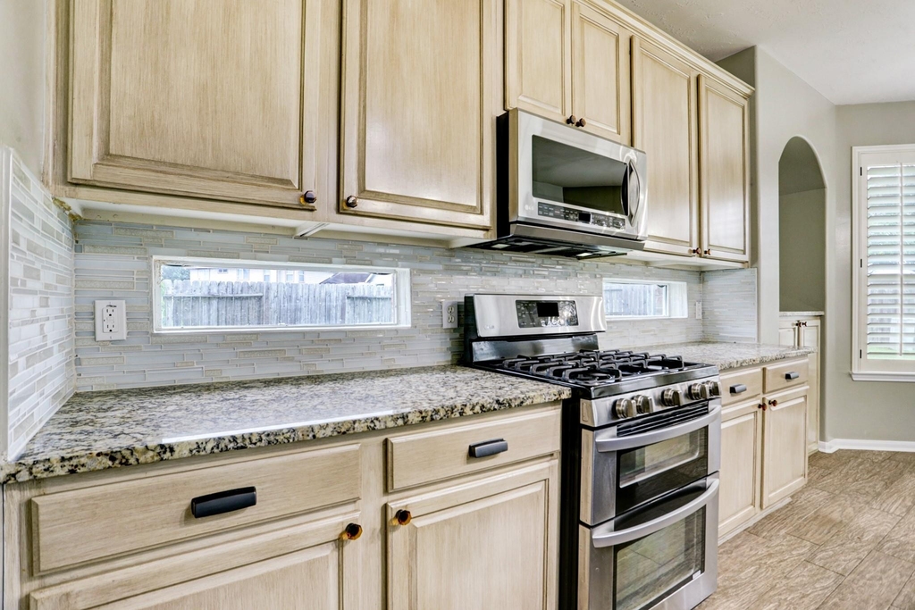 10410 Five Oaks Court - Photo 20