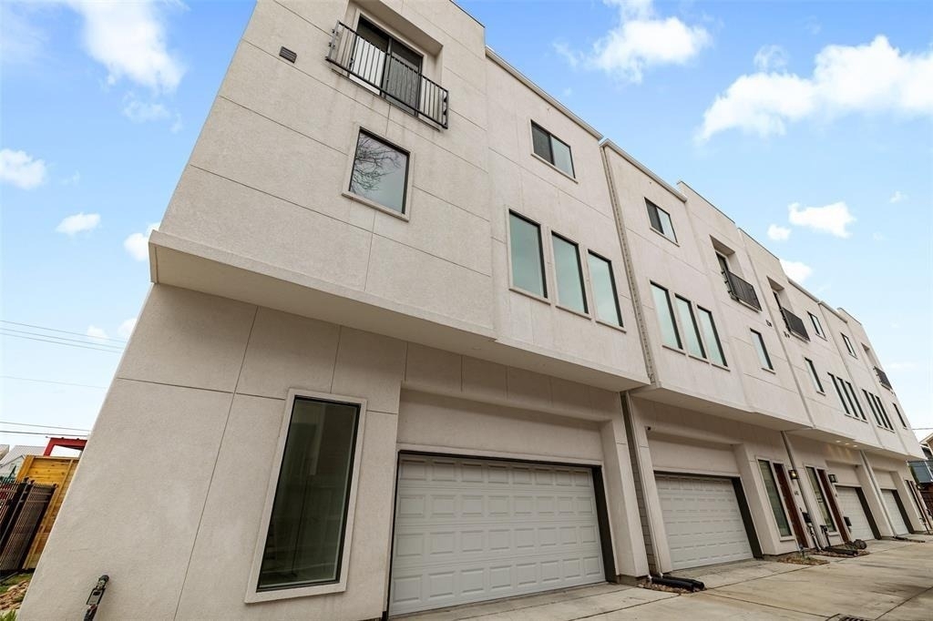 645 W 16th Street - Photo 24