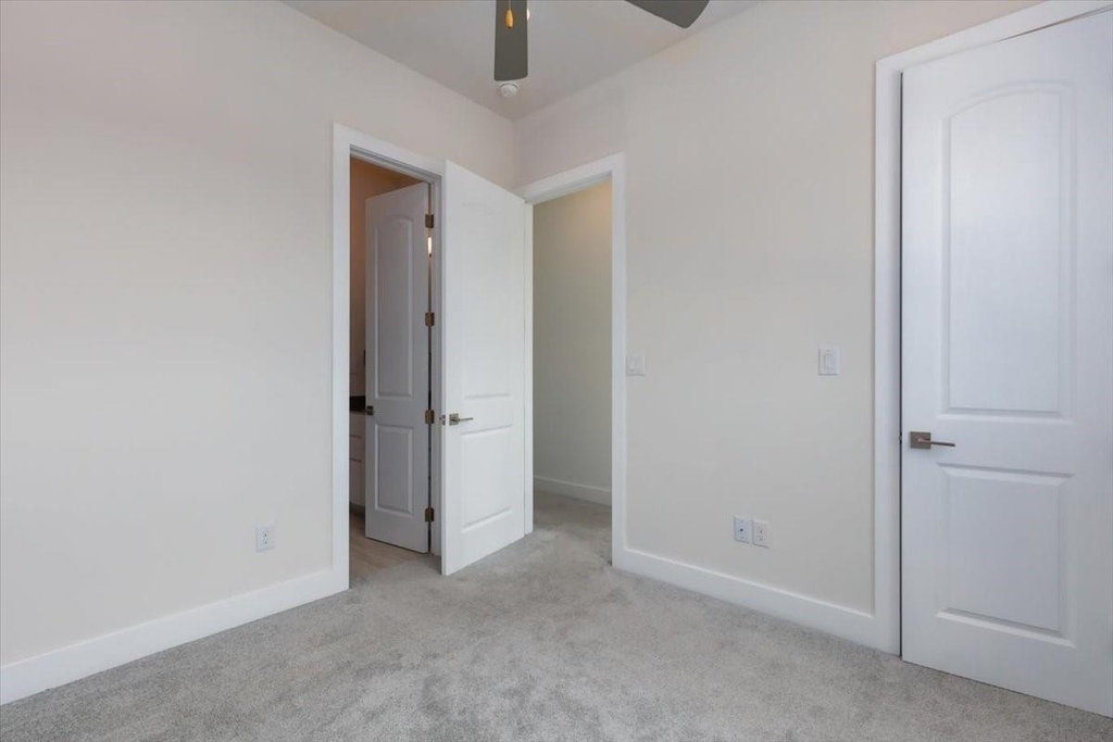 645 W 16th Street - Photo 15