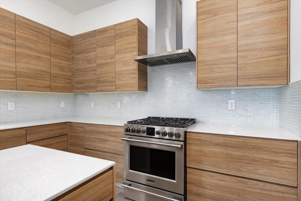 645 W 16th Street - Photo 11