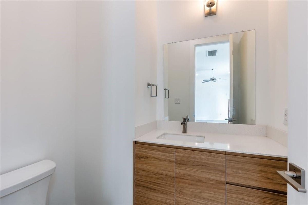 645 W 16th Street - Photo 12