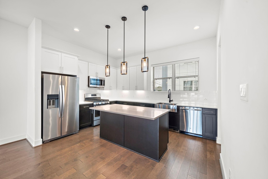 2603 Hutchins - Photo 16