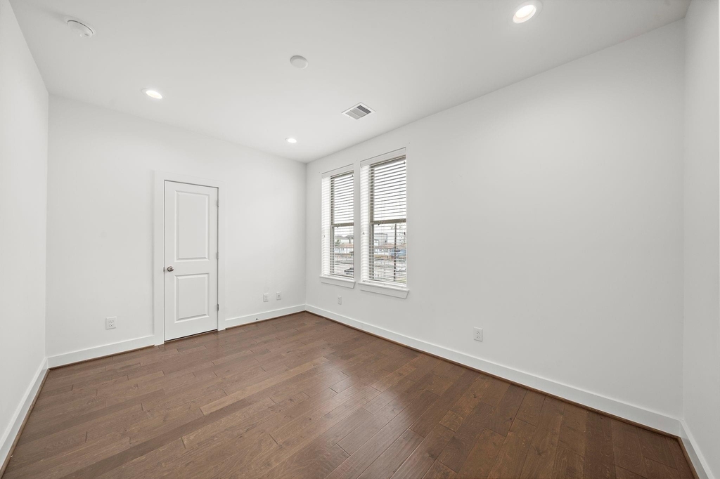 2603 Hutchins - Photo 30