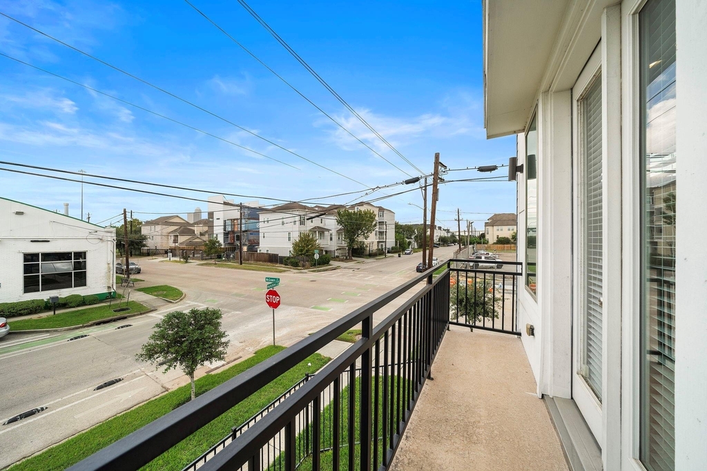 2603 Hutchins - Photo 23