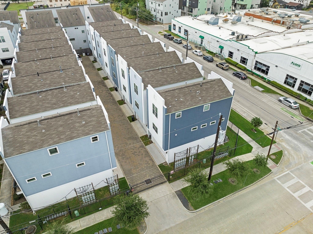 2603 Hutchins - Photo 34