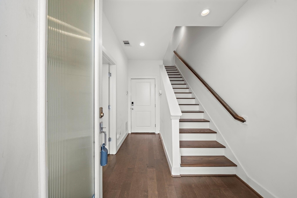 2603 Hutchins - Photo 4