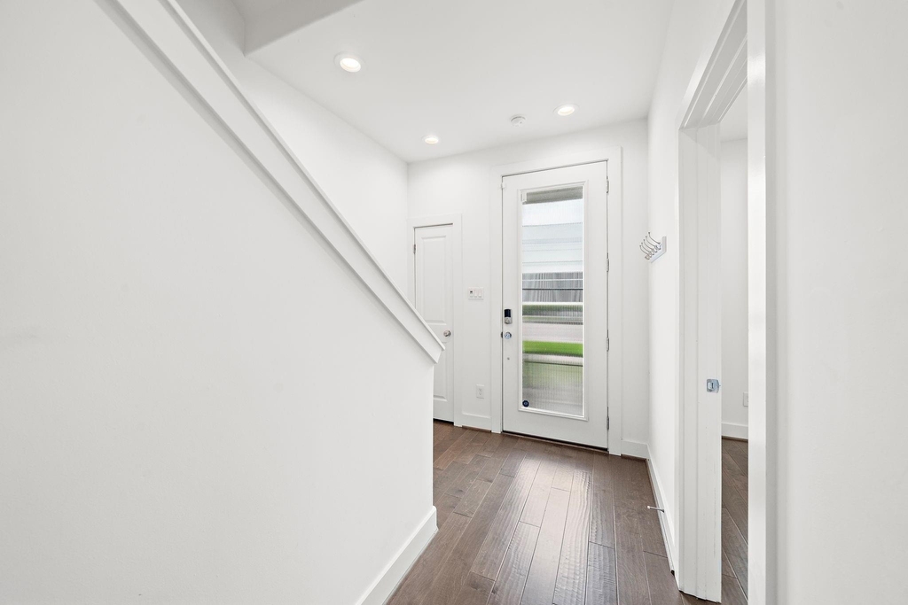 2603 Hutchins - Photo 5