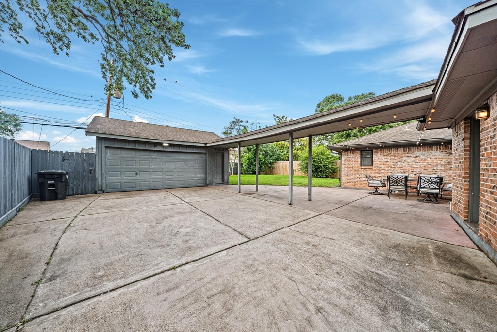 8426 Edgemoor Drive - Photo 34