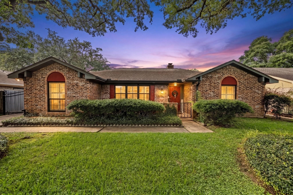 8426 Edgemoor Drive - Photo 1