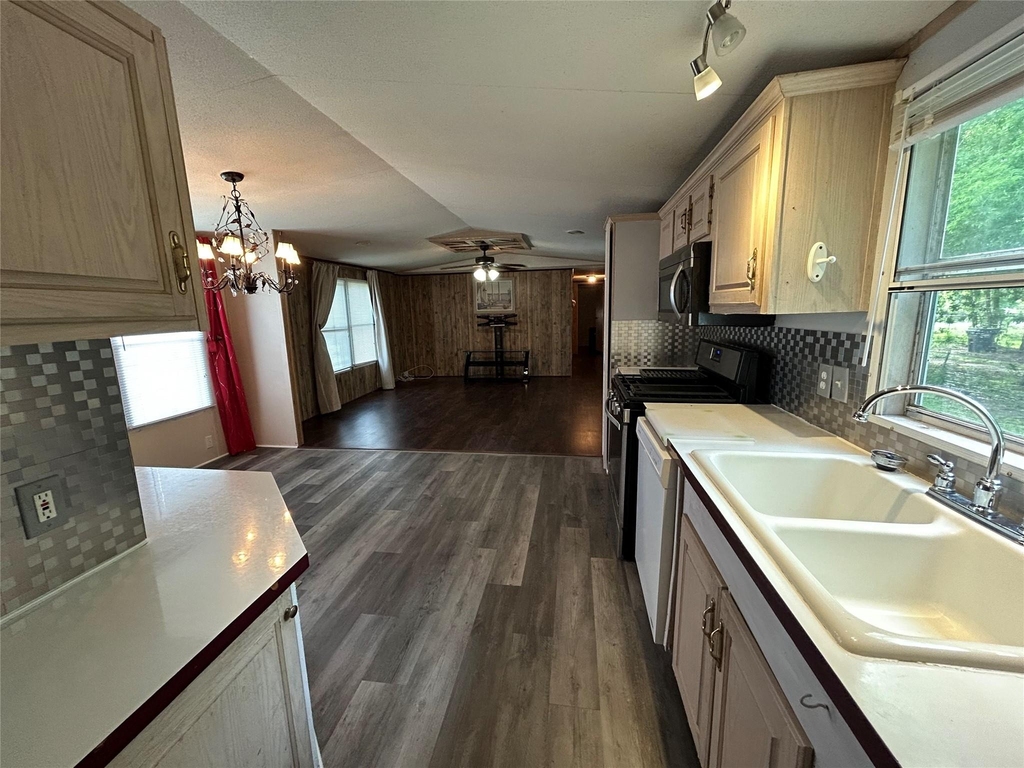 16640 Berry Road - Photo 4