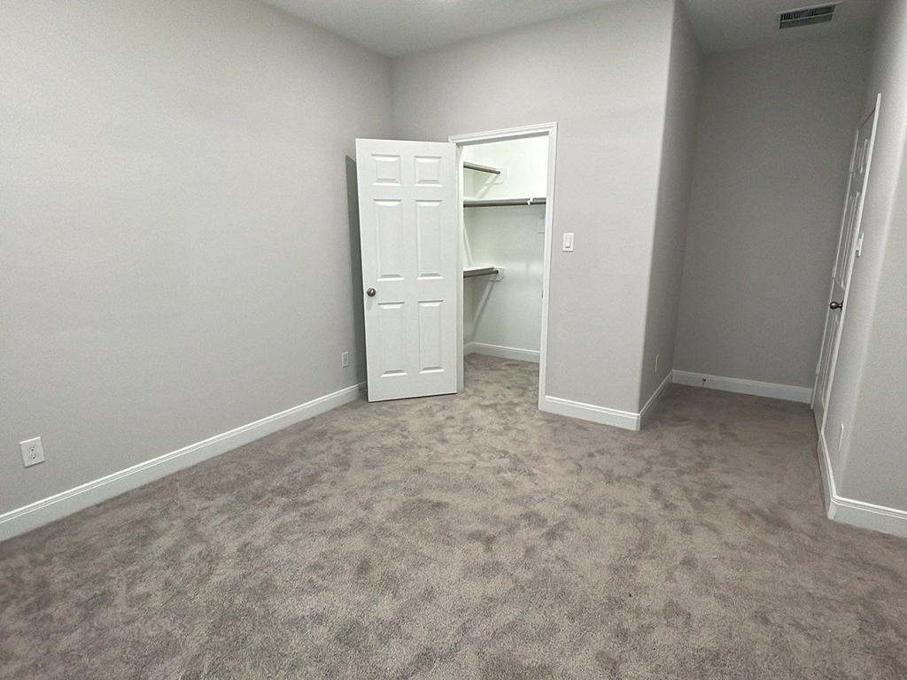 832 Elkhart Street - Photo 10