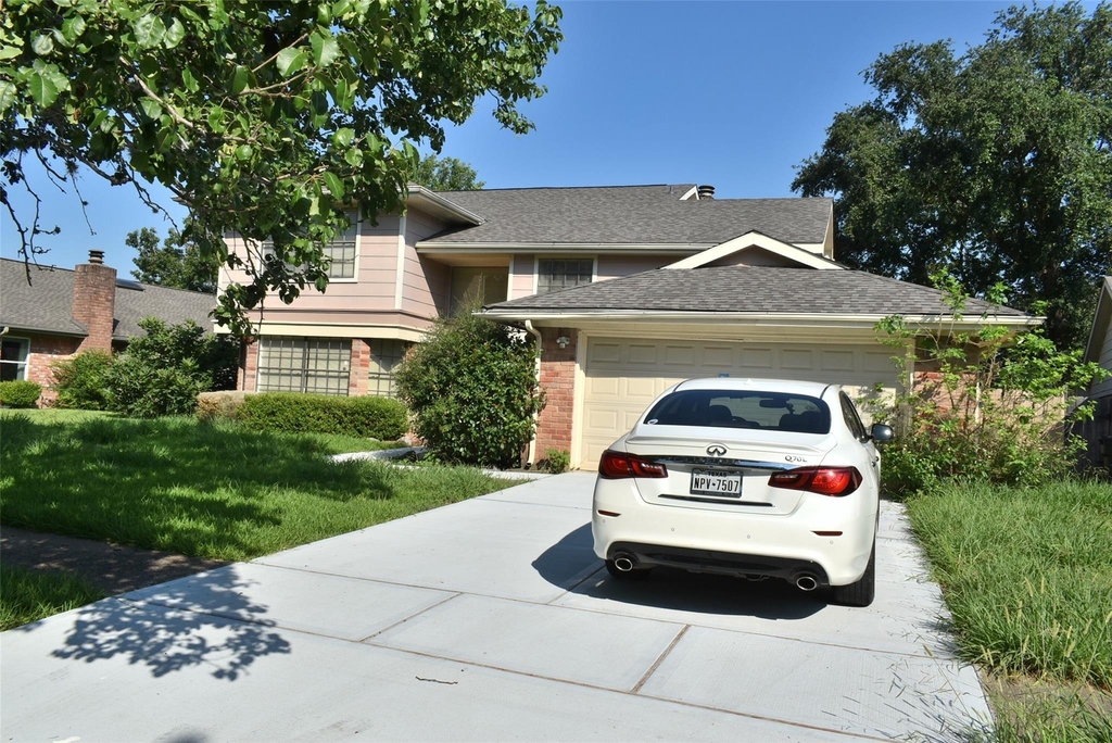2930 Colony Drive - Photo 0