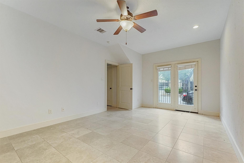 2418 Ralph Street - Photo 9