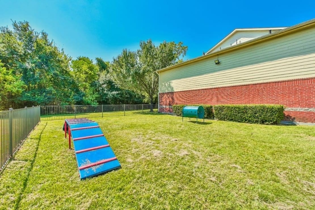 11111 W Montgomery Road - Photo 10