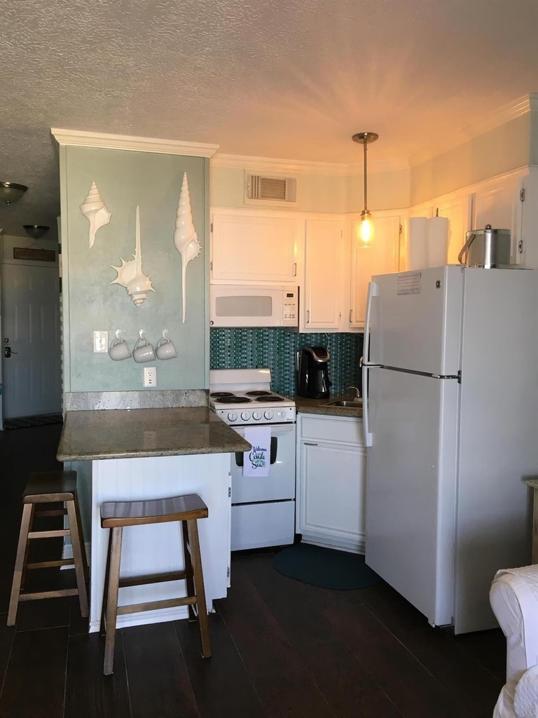 6102 Seawall Blvd - Photo 2
