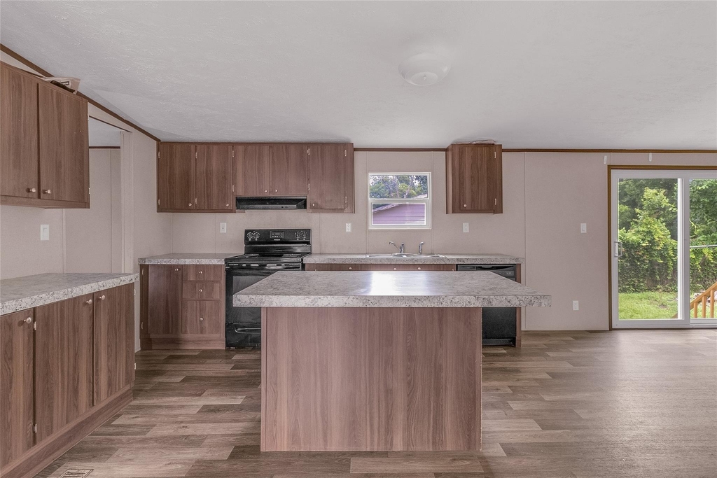 5313 2nd St - Photo 1