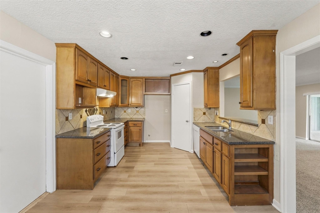 810 Sunnybrook Lane - Photo 6