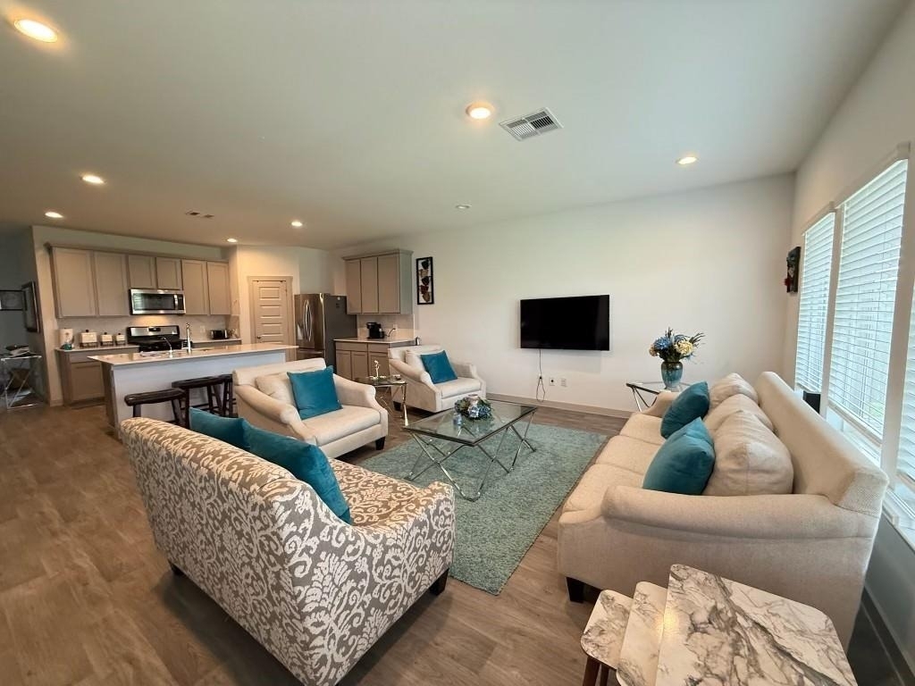 6927 Morales Way - Photo 1